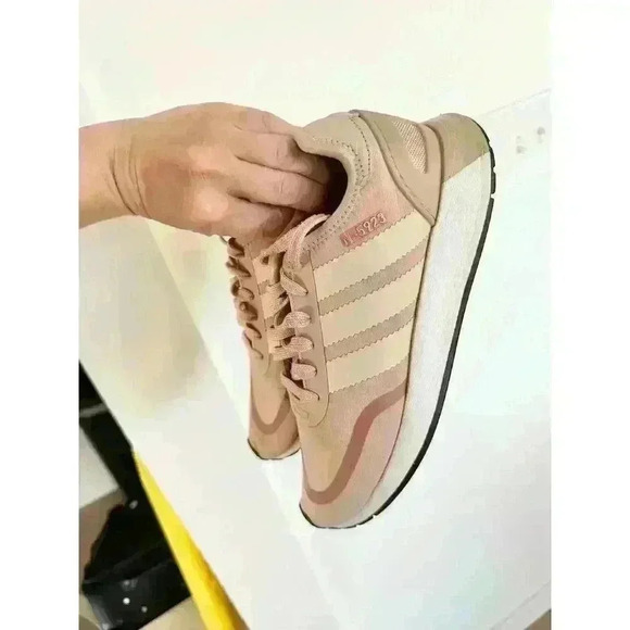 Adidas tennis shoes cute pink good condition running exercise 7.5 womens n 5923 - Picture 2 of 10